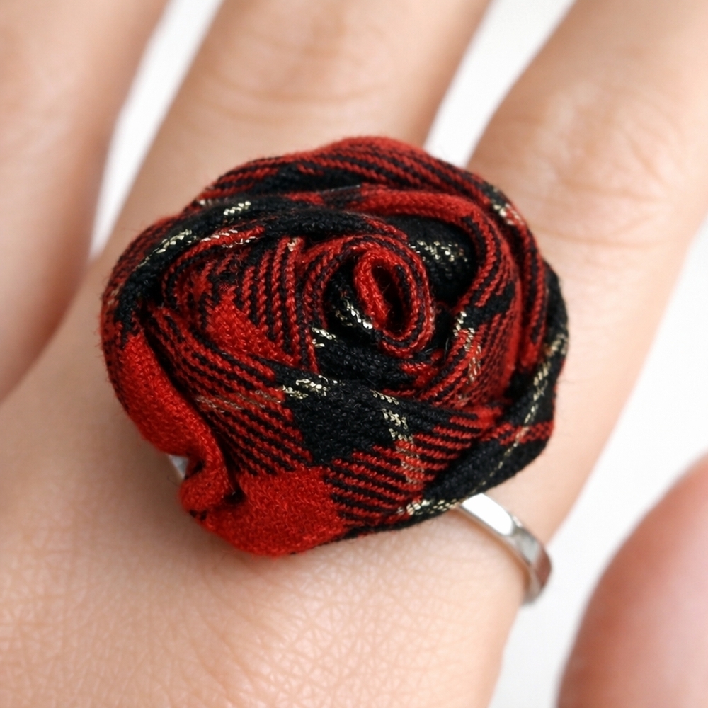 Charlotte Russe Silver tone Red & Black Ring Sized 7 - Women's Fashion Jewelry